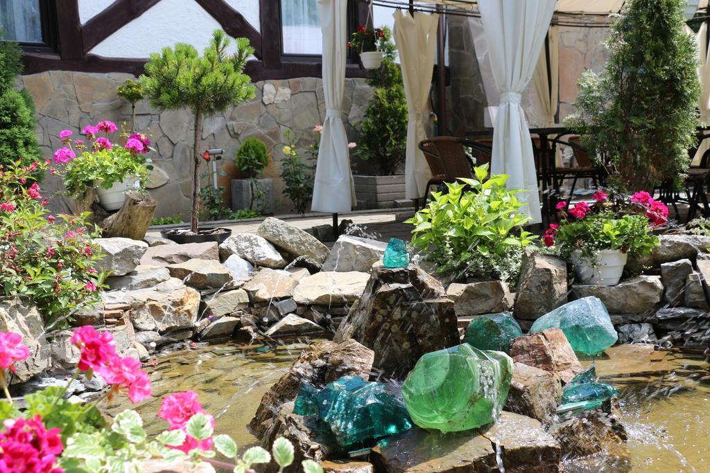 Eco Grill Hotel Restaurant Aquarius Lviv Exterior photo